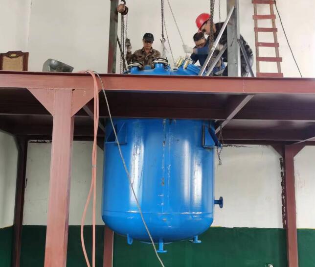 湖南客戶（hù）反應釜指導安裝